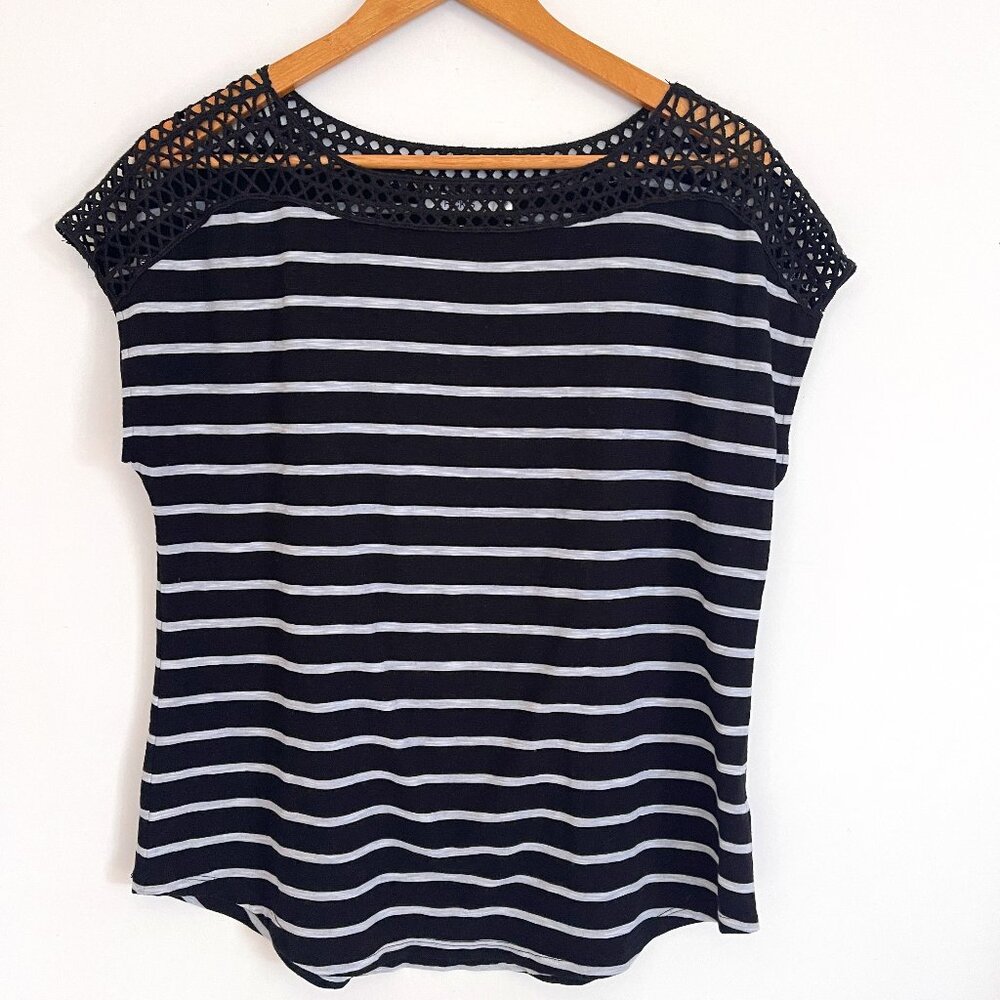 Ricki's Woman Black Striped Stretch Cap Sleeve Pullover T Shirt Size L